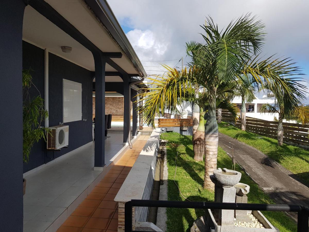 Studio Tres Bon Standing Hotel Petite-Ile Exterior photo