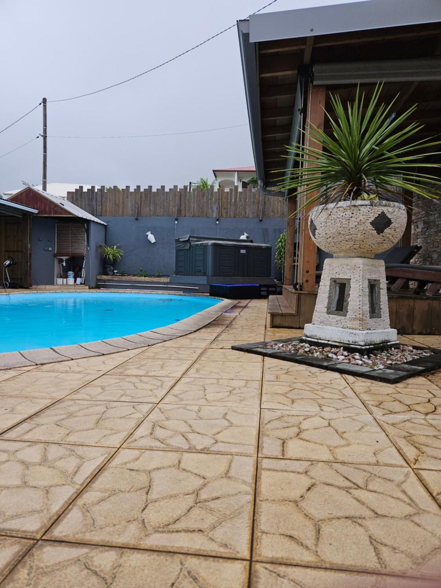 Studio Tres Bon Standing Hotel Petite-Ile Exterior photo